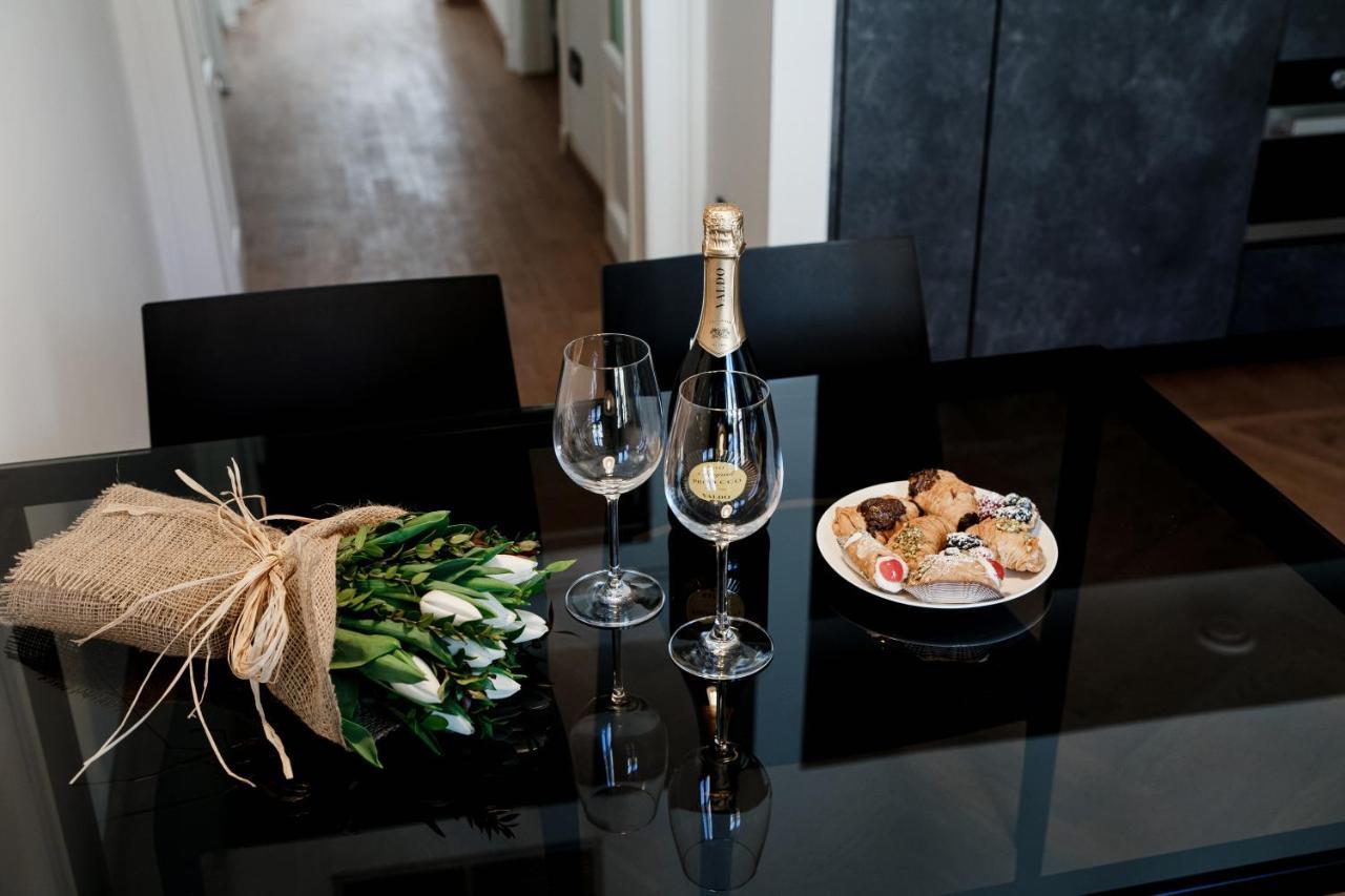 Dome'S Charme - The House Of Travelers Apartamento Como Exterior foto